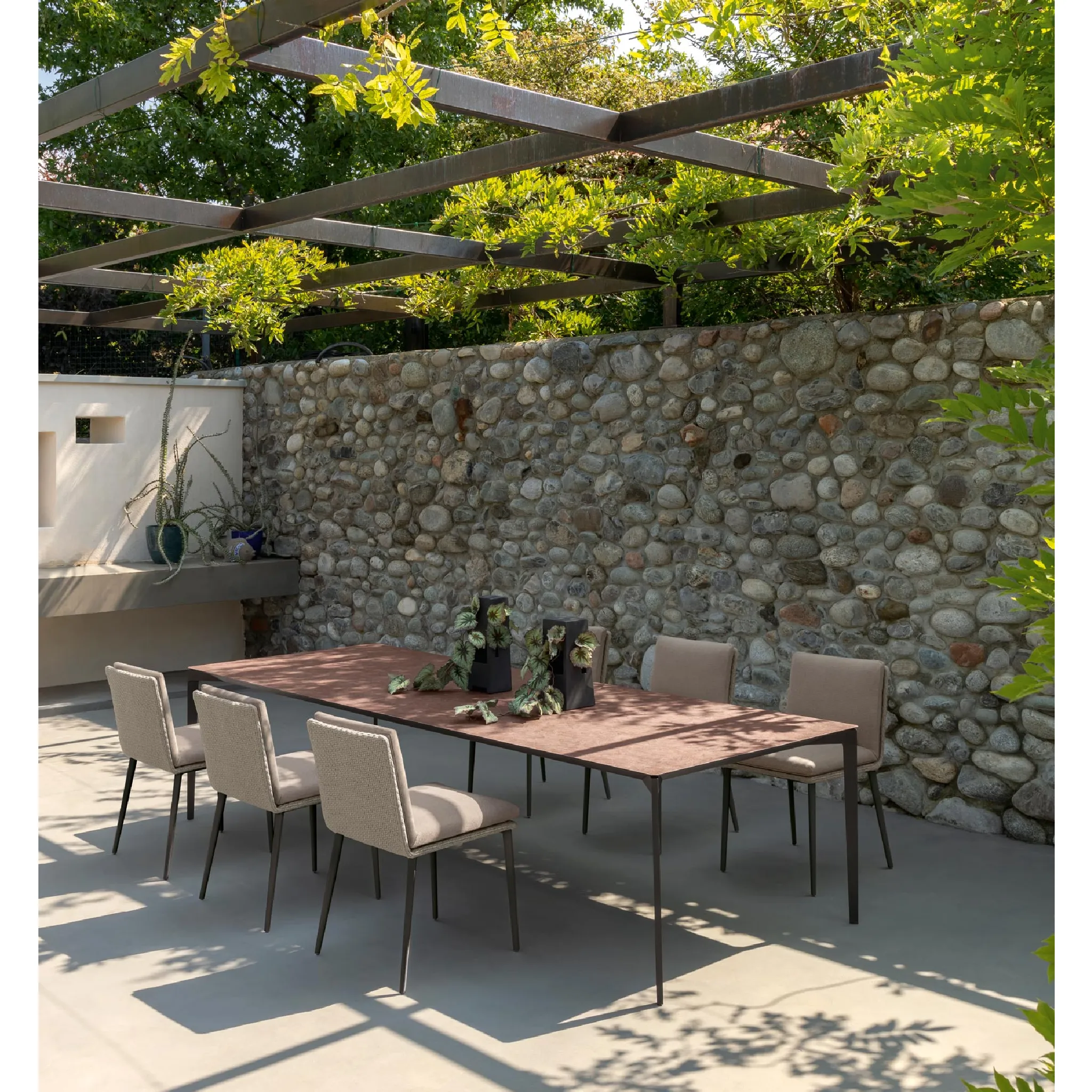 Aluminum Padded Outdoor Dining Chair | Talenti Leaf