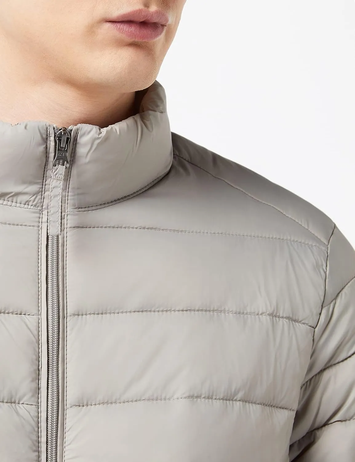 Amazon Essentials Men's Packable Lightweight Water-Resistant Puffer Jacket (Available in Big & Tall)