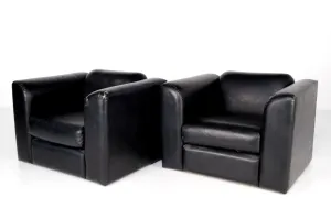 BLACK LEATHER ARMCHAIRS