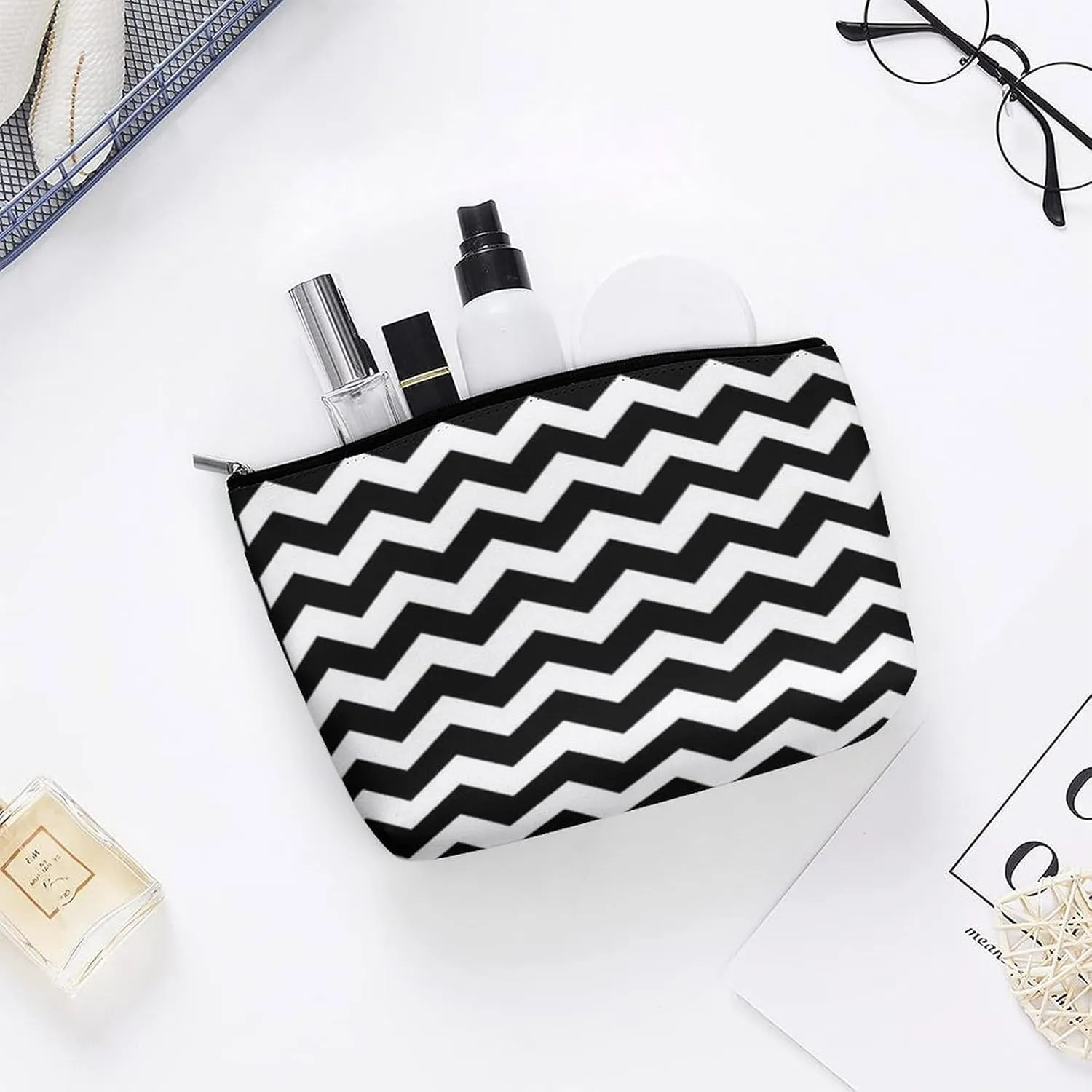 Elegant Makeup Bag, Chevron Black and White Cosmetic Bag Large Capacity Pouch Portable Organizer for Men & Women