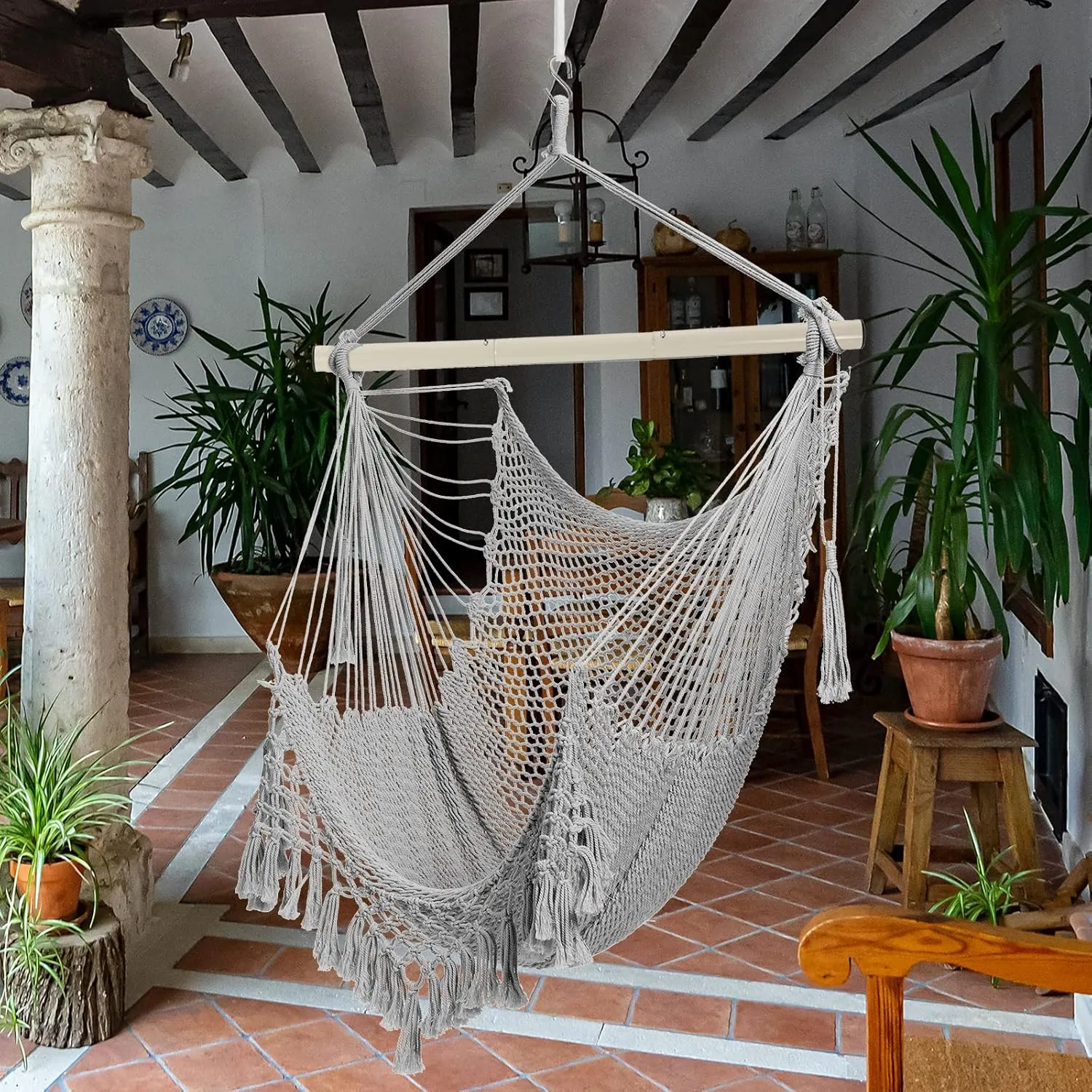 Hammock Chair，Max 330lbs, Large Hanging Chair, Soft Cotton Rope Swing Chair with High Load-Bearing Metal Rod,Indoor Outdoor Garden Yard Living Room Use