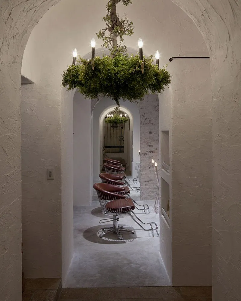 Harp - Pink hairdresser's chair - Chrome cross foot