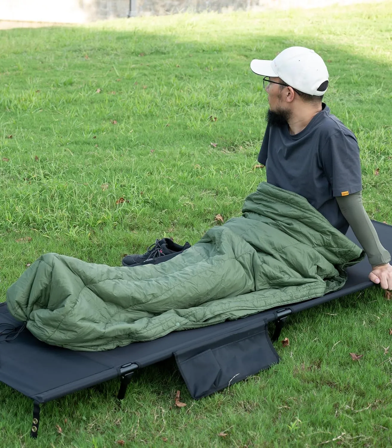 iClimb 3M Thinsulate Insulation Warm Camping Blanket Ultralight Compact (Light Grey)