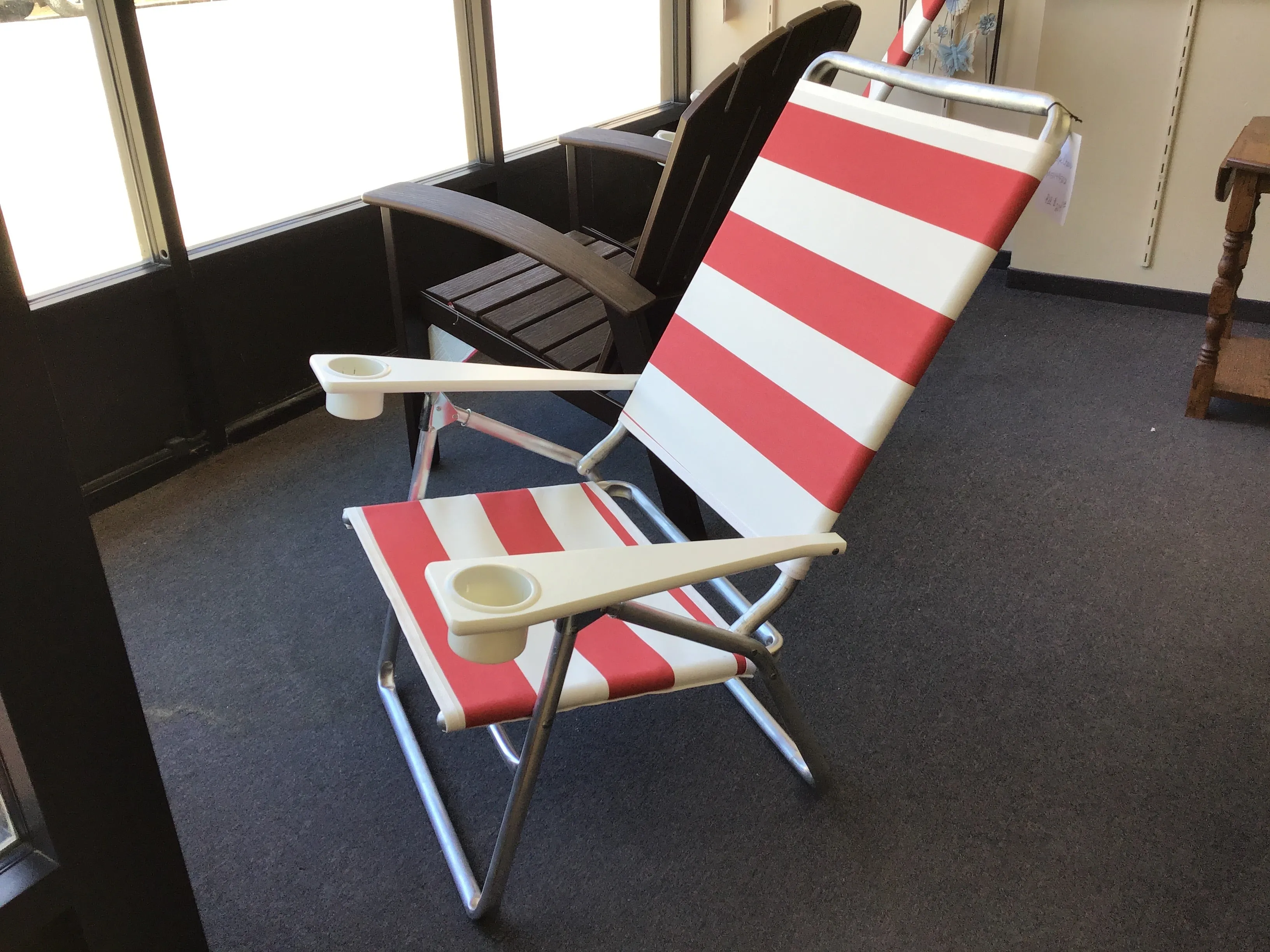 Light 'n Easy Chair with MGP Arms with Cup Holders by Telescope Casual M51149502
