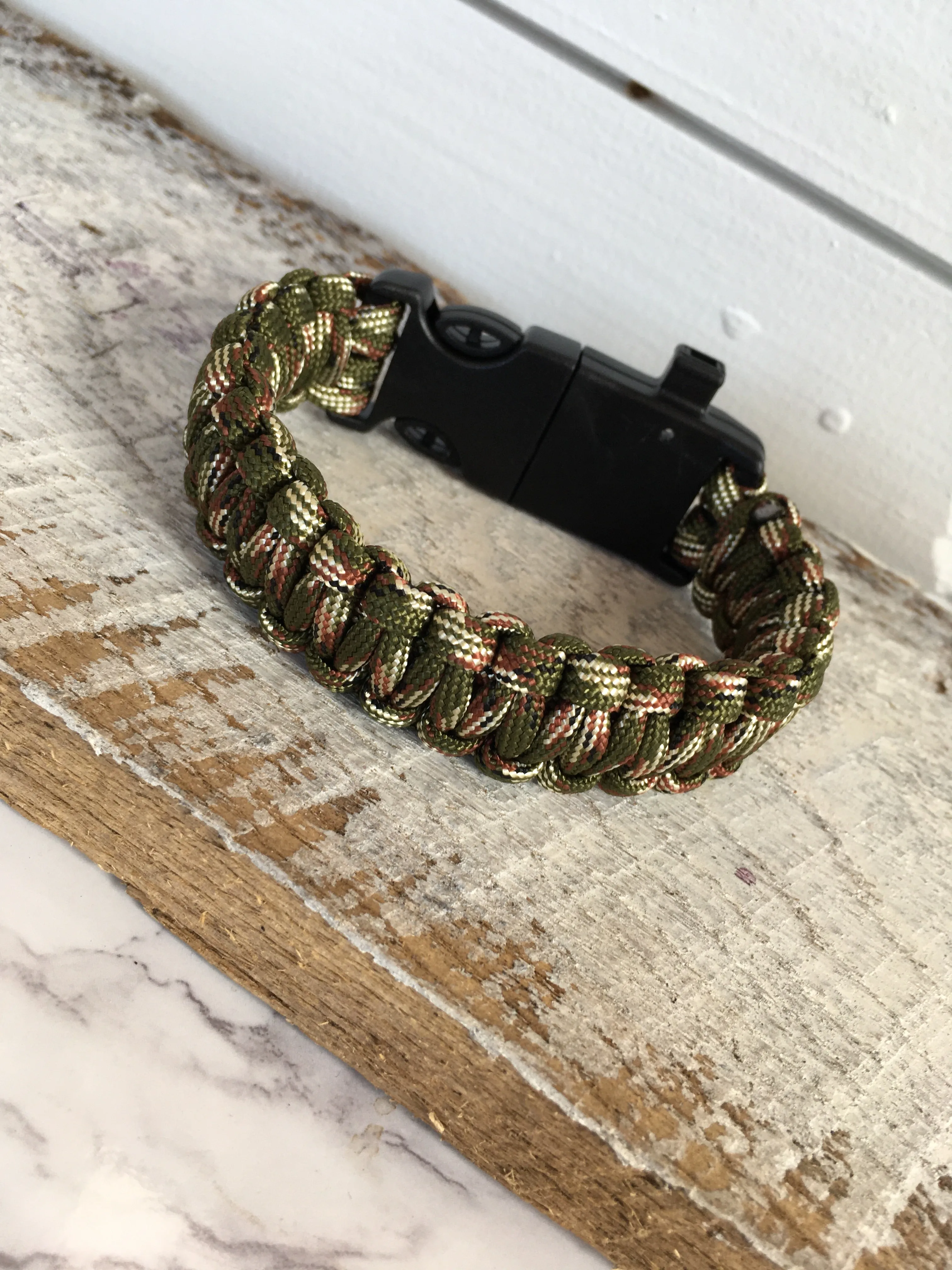 Paracord Survival Bracelet - Camo