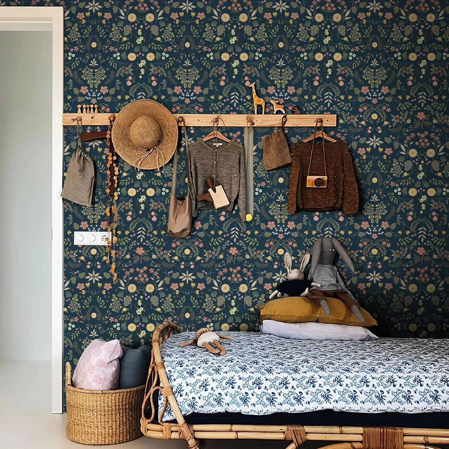 Simon&Siff Floral Wallpaper Peel and Stick Navy Blue Boho Wall Paper 393.7" x 17.3" Dark Blue Blooming Flower Wildflowers Self Adhesive Removable Wallpaper for Bedroom Bathroom Kitchen